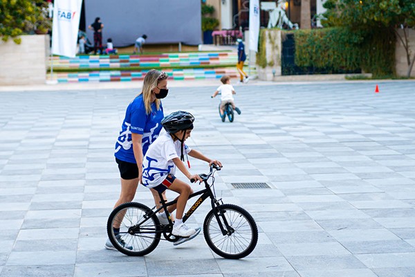 نهاية موسم تعلم قيادة الدراجة للمرحلة المتوسطة في دبي